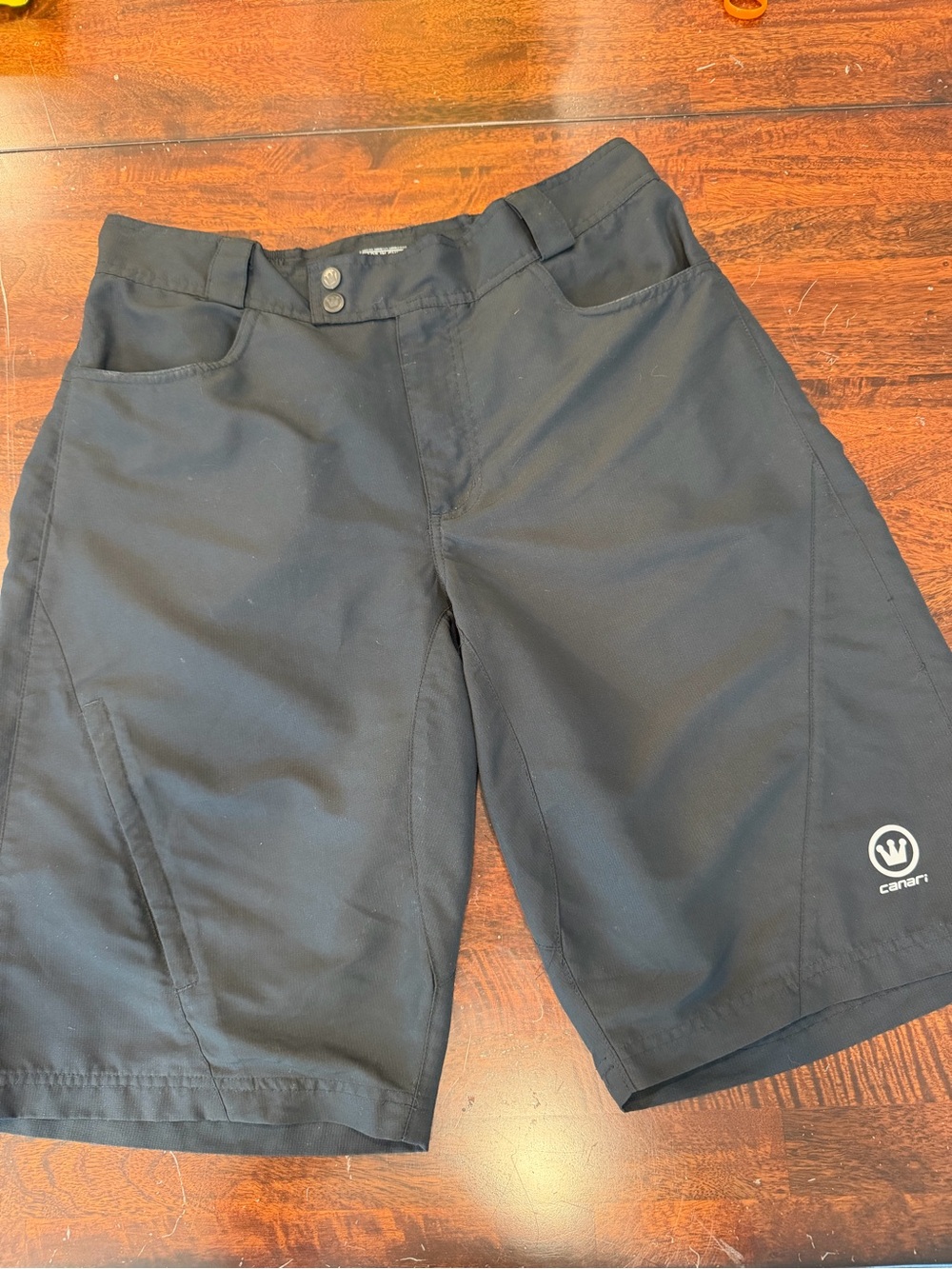 Canari men’s LG black nylon mountain biking shorts cargo